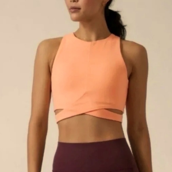 • New • Athleta Conscious Cut Out Crop A-DD/ Bright Peach Multi winner Host Pick - Picture 2 of 15